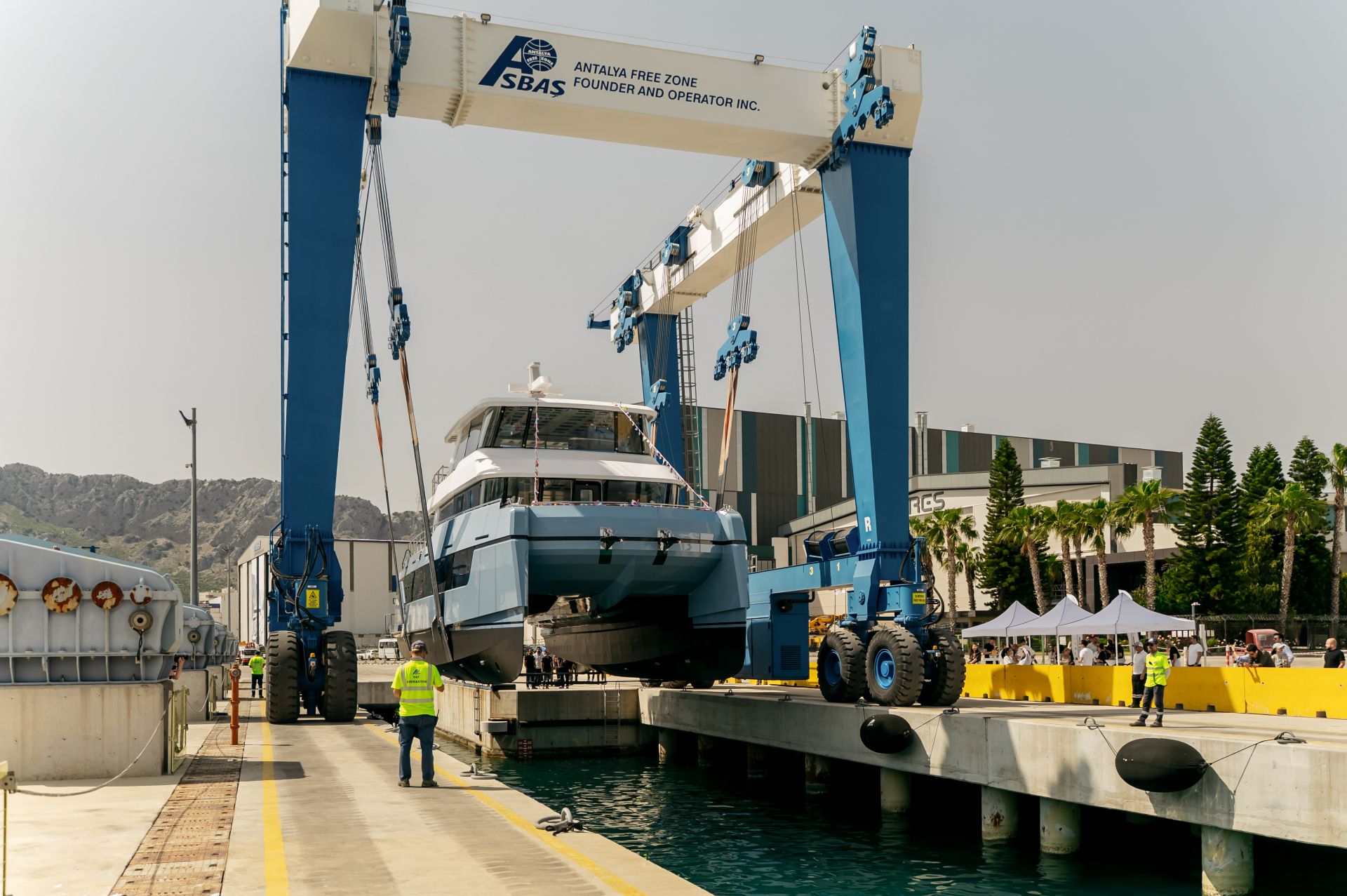 Bering Explorer Catamaran BC60 First Hull Successfully Launched