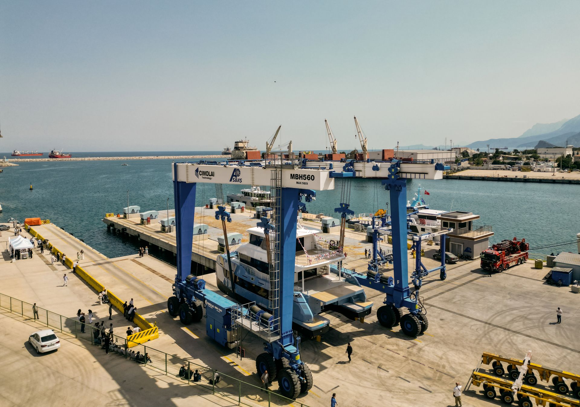 Bering Explorer Catamaran BC60 First Hull Successfully Launched