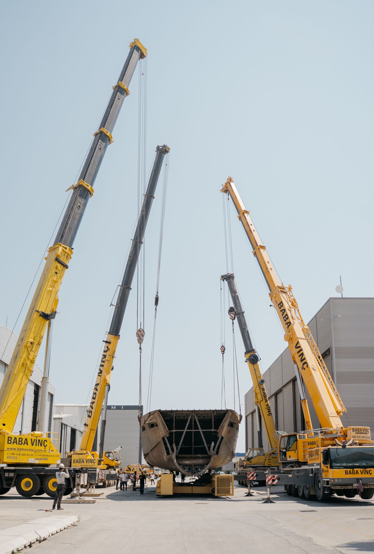 Bering 110 Hull Turnover Marks Next Stage of Construction