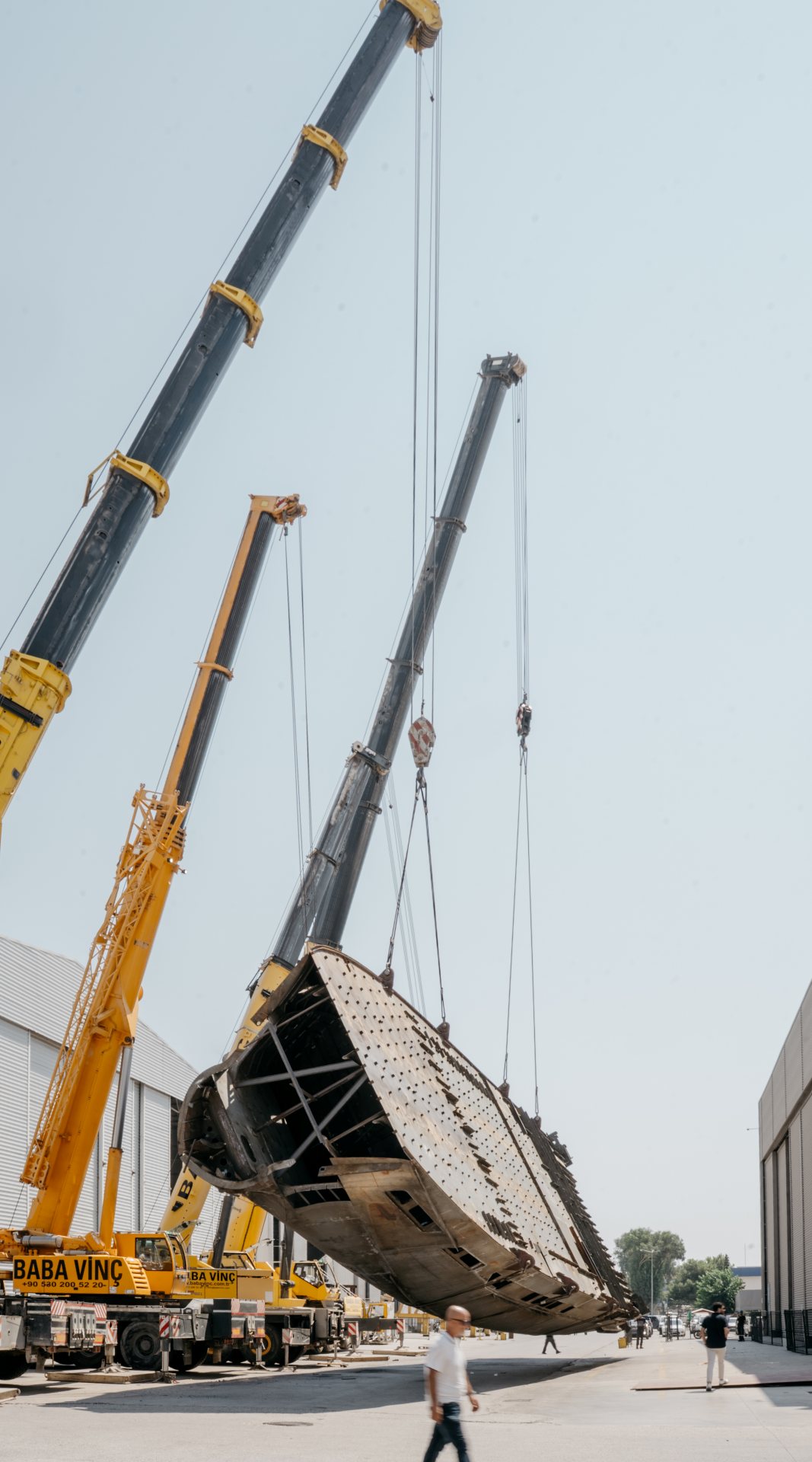 Bering 110 Hull Turnover Marks Next Stage of Construction